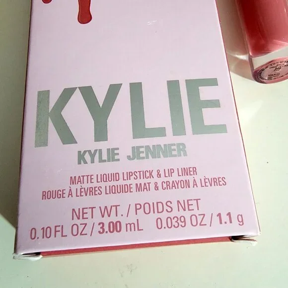 New Kylie Matte Liquid Lipstick and Lip Liner Kit – Shade  Kylie 808 - Picture 8 of 8